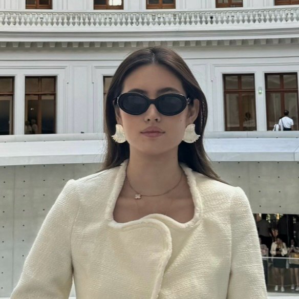 Claire Zau